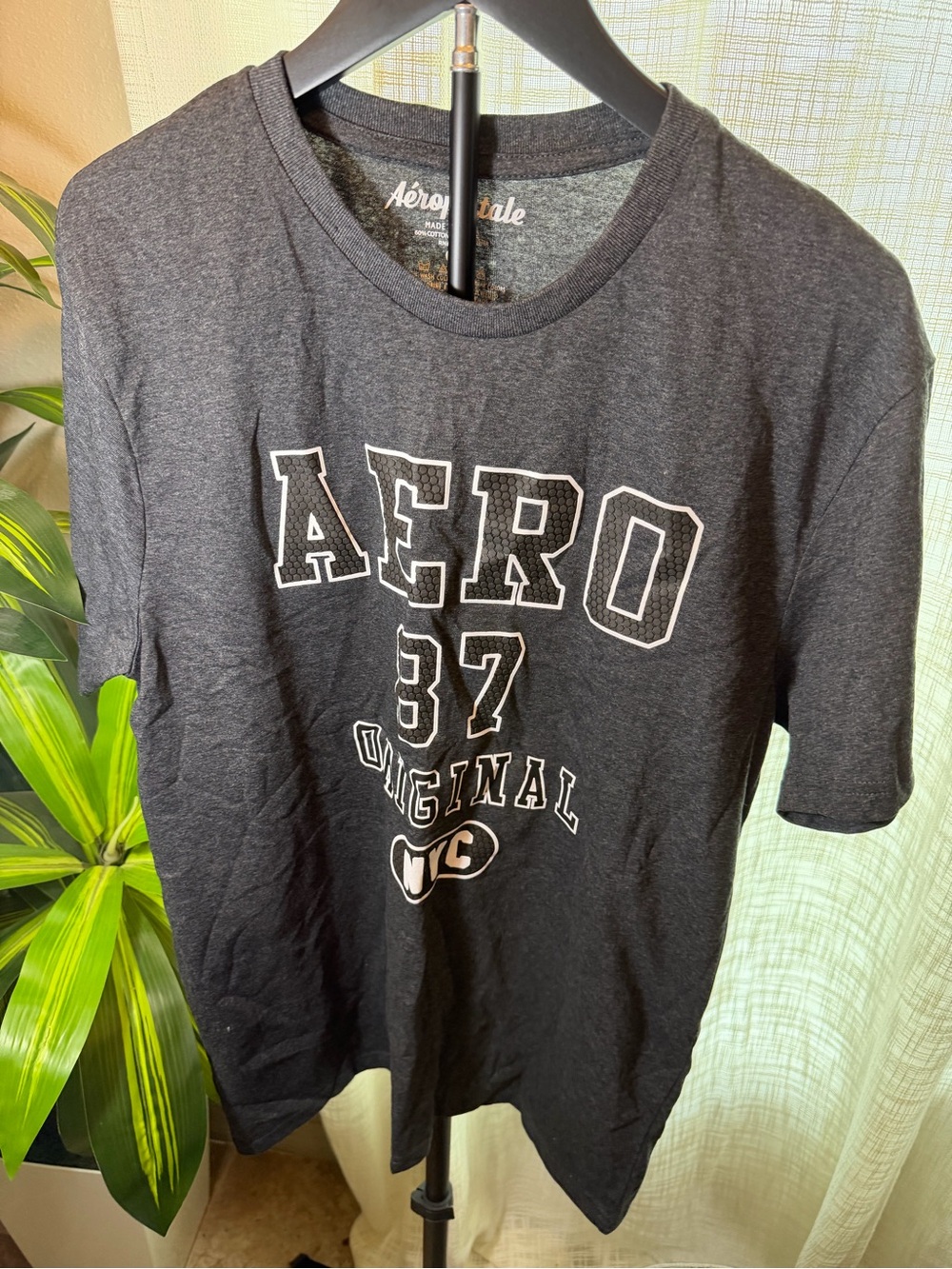Aeropostale charcoal gray graphic crewneck tee